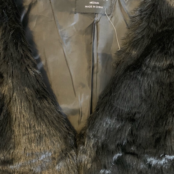 Faux fur vest - Picture 3 of 3